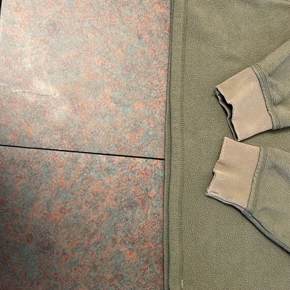 Green boy’s MEXX fleece sweater. - Picture 4 of 4